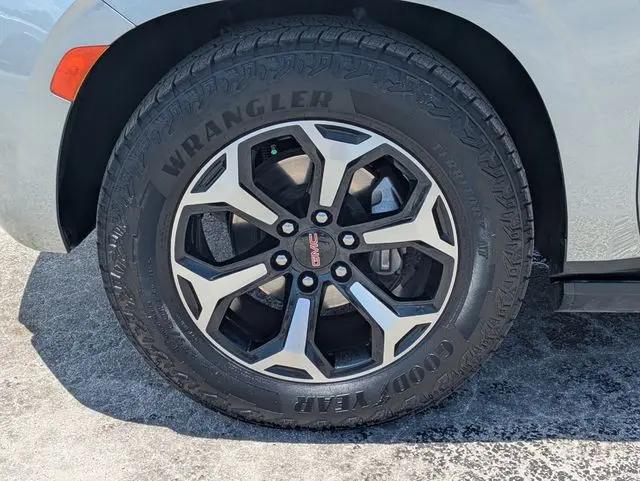 2023 GMC Yukon 4WD AT4
