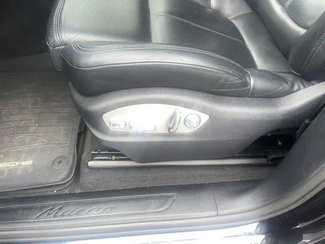 2021 Porsche Macan Macan