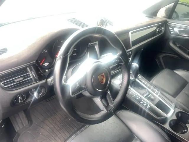2021 Porsche Macan Macan