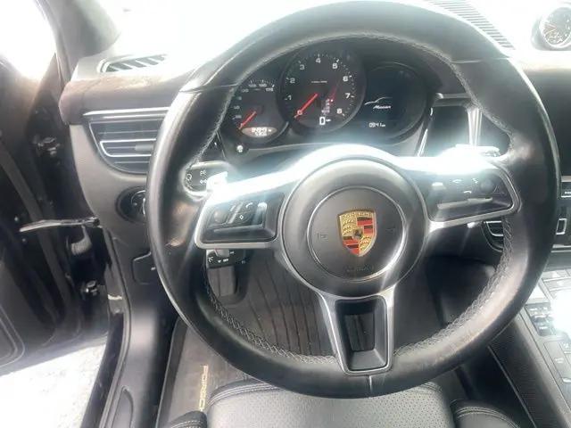 2021 Porsche Macan Macan