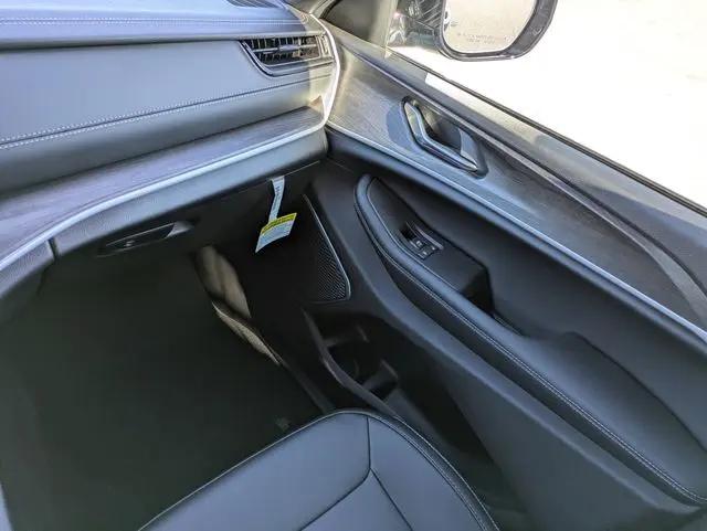 2026 Jeep Grand Cherokee L Limited 4x2