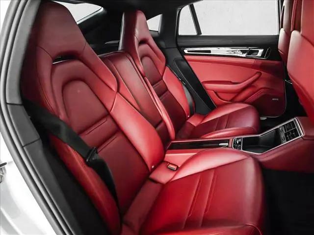 2019 Porsche Panamera 4