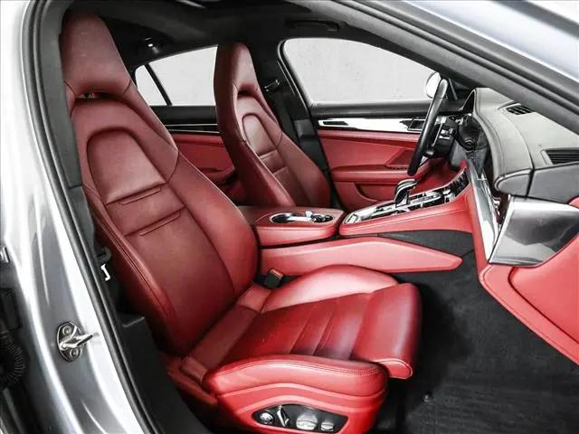 2019 Porsche Panamera 4