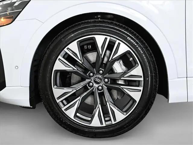 2026 Audi Q8 Premium Plus 55 TFSI quattro Tiptronic