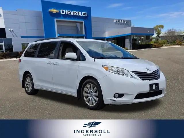2014 Toyota Sienna XLE 7 Passenger for sale in Danbury, CT