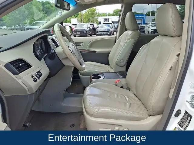 2014 Toyota Sienna XLE 7 Passenger