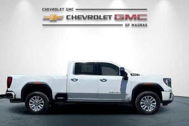 2022 GMC Sierra 3500HD 4WD Crew Cab Standard Bed Denali