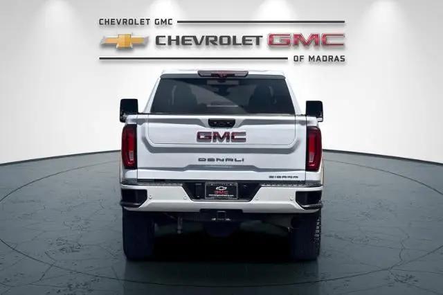 2022 GMC Sierra 3500HD 4WD Crew Cab Standard Bed Denali