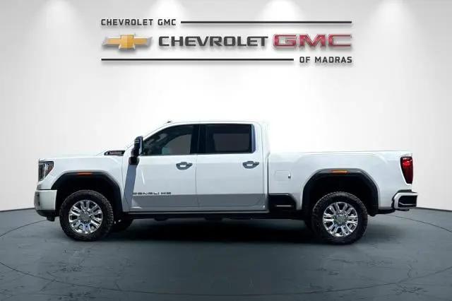 2022 GMC Sierra 3500HD 4WD Crew Cab Standard Bed Denali