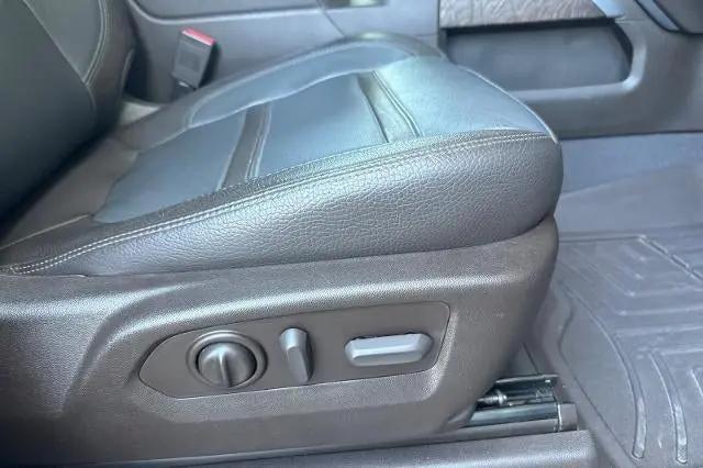 2022 GMC Sierra 3500HD 4WD Crew Cab Standard Bed Denali
