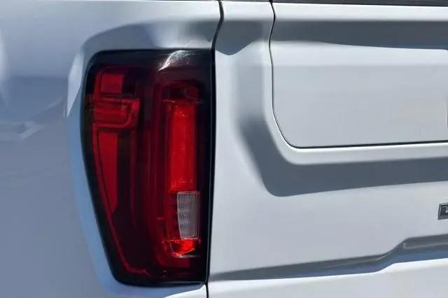 2022 GMC Sierra 3500HD 4WD Crew Cab Standard Bed Denali
