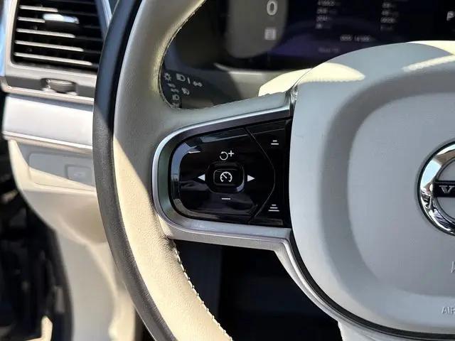 2025 Volvo XC90 B5 Core