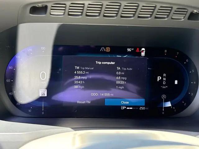 2025 Volvo XC90 B5 Core