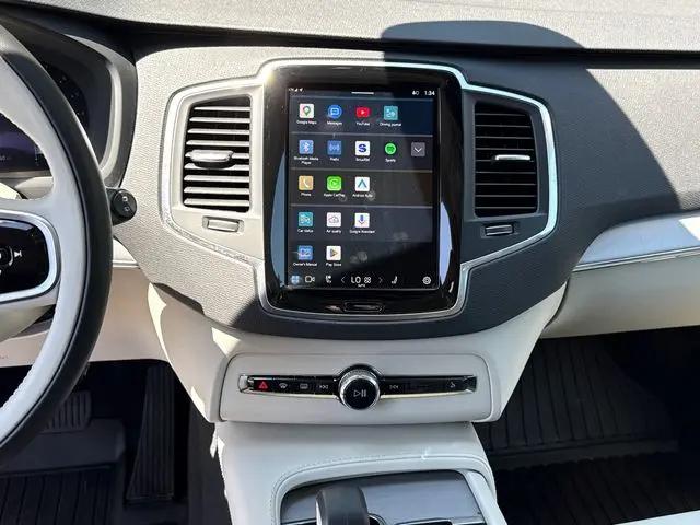 2025 Volvo XC90 B5 Core