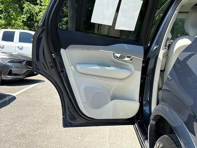 2025 Volvo XC90 B5 Core