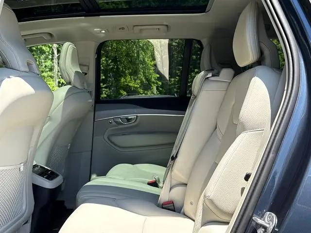 2025 Volvo XC90 B5 Core