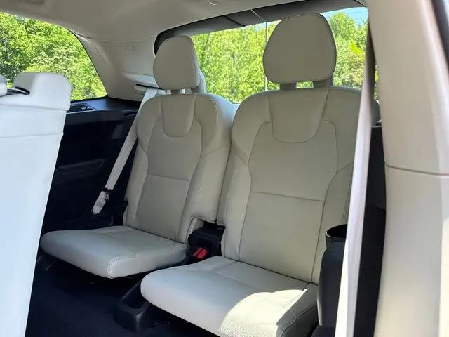 2025 Volvo XC90 B5 Core