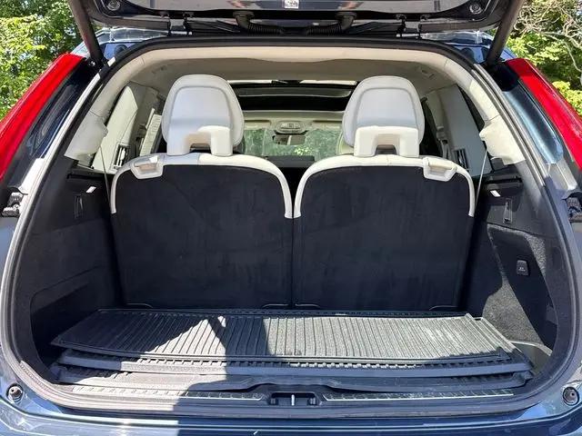 2025 Volvo XC90 B5 Core
