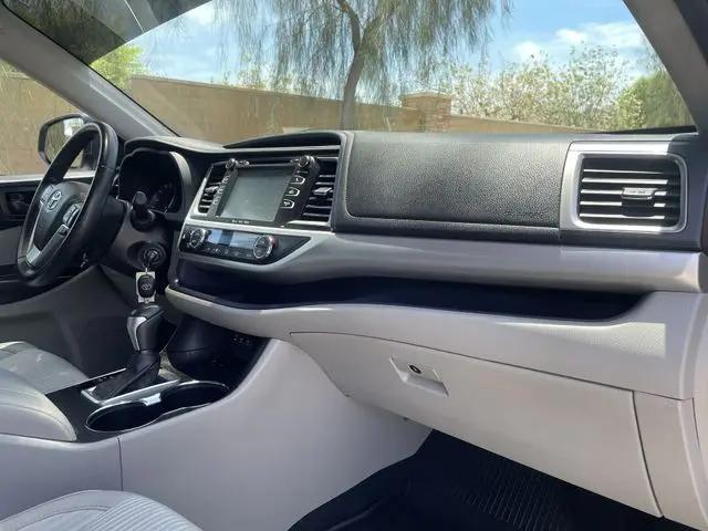 2019 Toyota Highlander LE Plus