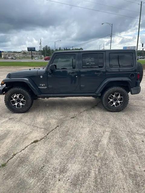 2017 Jeep Wrangler Unlimited Sahara 4x4