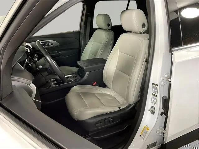 2022 Chevrolet Traverse FWD LT Cloth