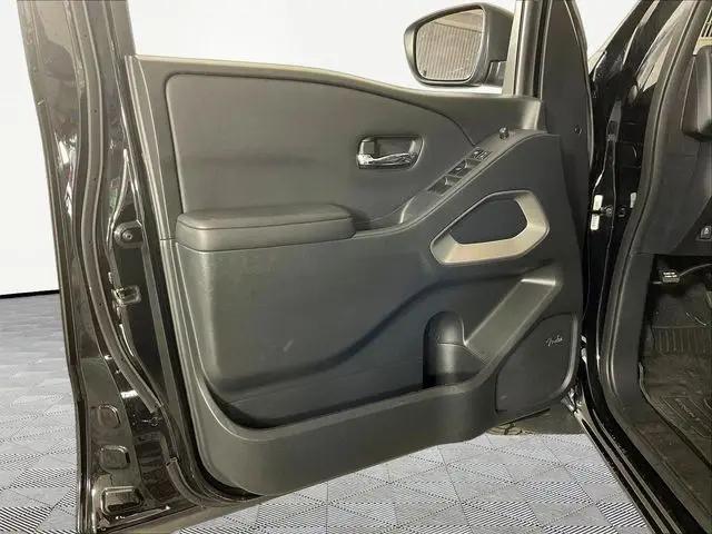 2023 Nissan Frontier Crew Cab SV 4x4