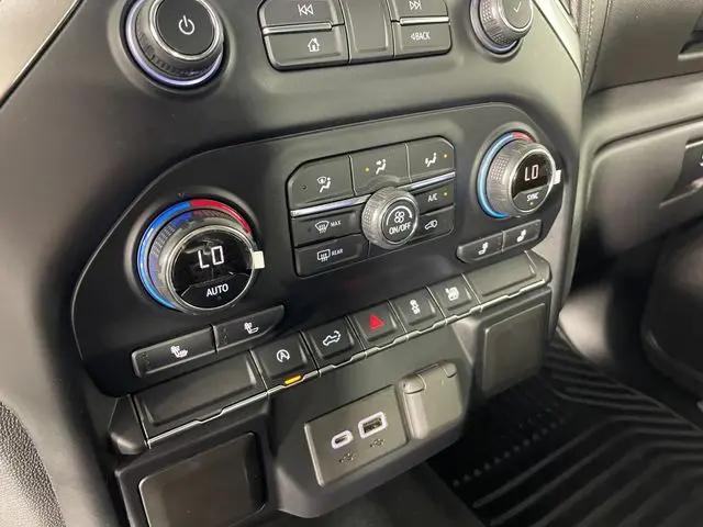 2020 Chevrolet Silverado 1500 4WD Crew Cab Short Bed LT