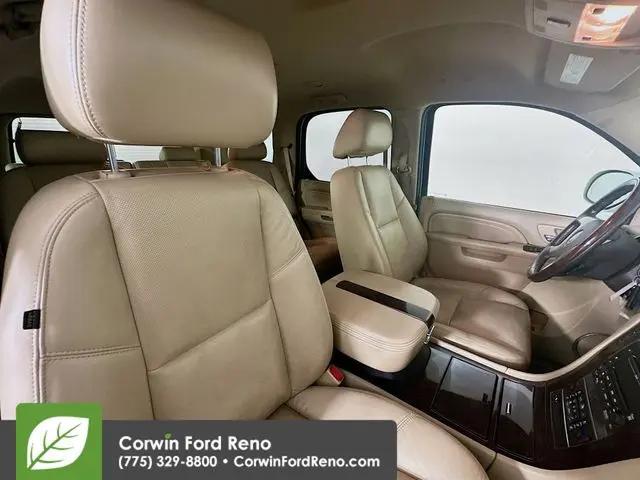 2010 Cadillac Escalade Standard