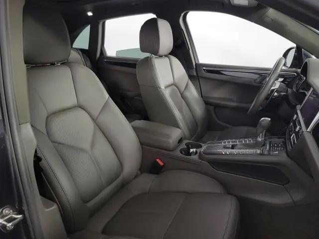 2021 Porsche Macan Macan