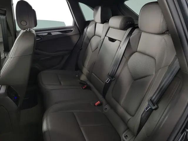 2021 Porsche Macan Macan