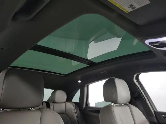 2021 Porsche Macan Macan
