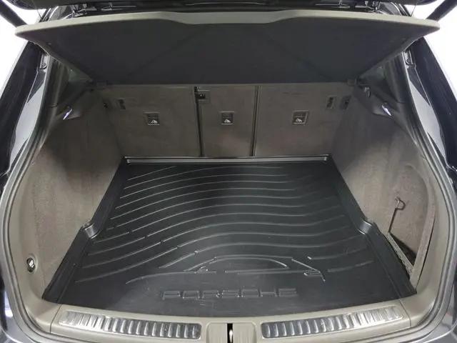2021 Porsche Macan Macan