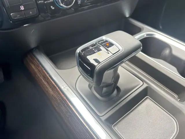 2025 GMC Sierra 1500 4WD Crew Cab Short Box Elevation with 3SB