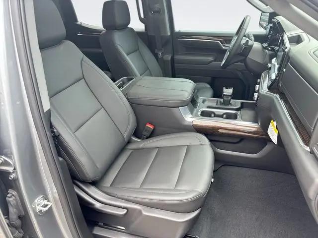 2025 GMC Sierra 1500 4WD Crew Cab Short Box Elevation with 3SB