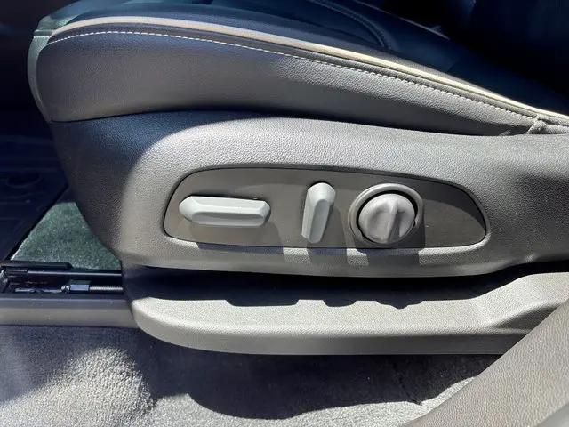 2023 Chevrolet Traverse FWD Premier