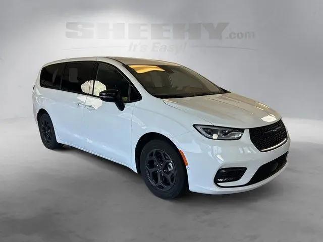 2024 Chrysler Pacifica Hybrid S Appearance Pkg