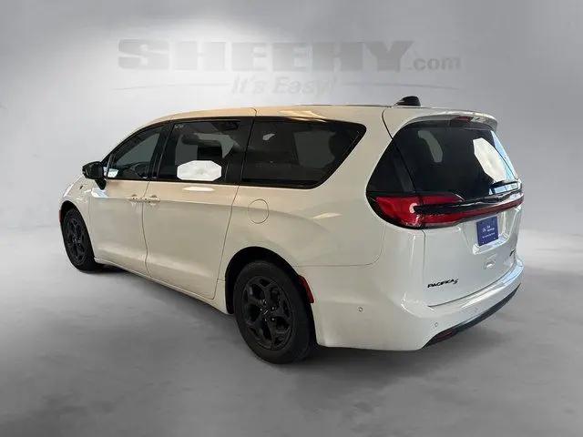 2024 Chrysler Pacifica Hybrid S Appearance Pkg