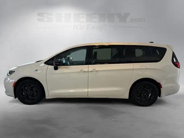 2024 Chrysler Pacifica Hybrid S Appearance Pkg