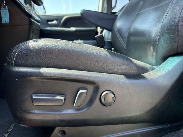 2017 Toyota Sienna SE 8 Passenger