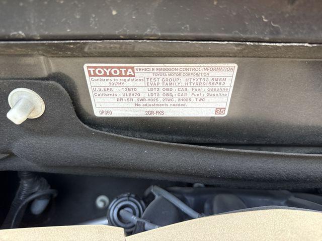 2017 Toyota Sienna SE 8 Passenger