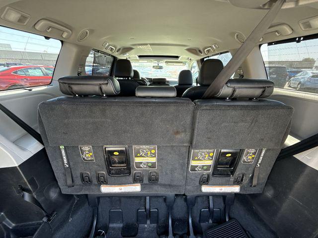 2017 Toyota Sienna SE 8 Passenger