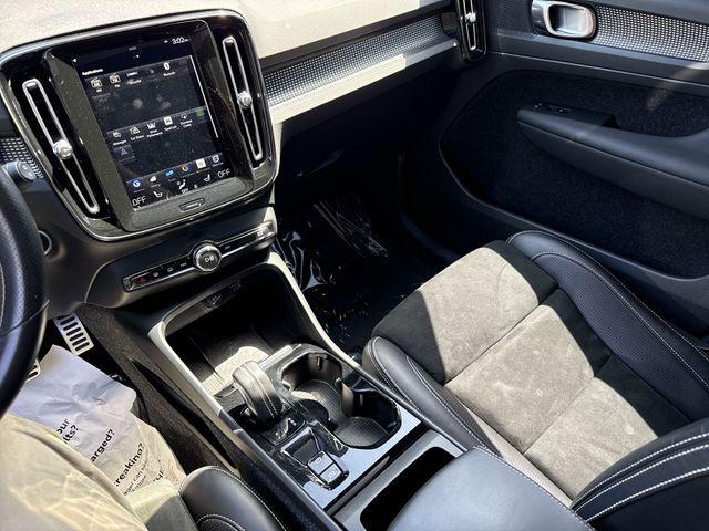 2020 Volvo XC40 T5 R-Design