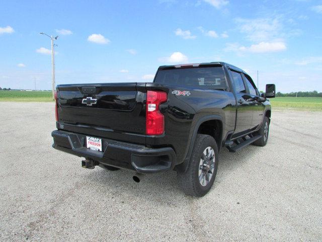 2022 Chevrolet Silverado 2500HD 4WD Crew Cab Standard Bed Custom