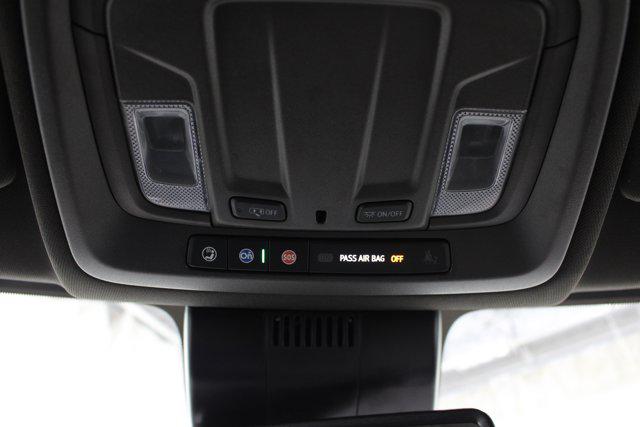 2025 GMC Sierra 1500 2WD Crew Cab Short Box SLT