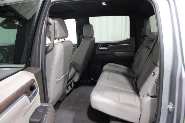 2025 GMC Sierra 1500 2WD Crew Cab Short Box SLT