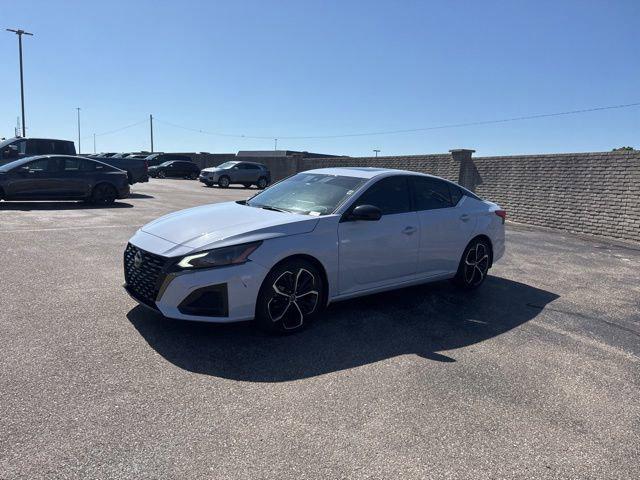 2023 Nissan Altima SR FWD