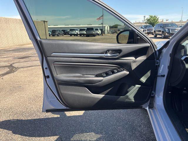 2023 Nissan Altima SR FWD
