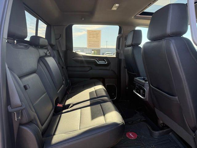2024 GMC Sierra 1500 4WD Crew Cab Short Box SLT