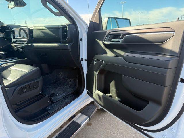 2024 GMC Sierra 1500 4WD Crew Cab Short Box SLT