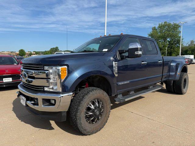 2017 Ford F-350 LARIAT